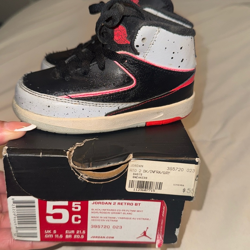 Jordan 2 Retro BT Sneakers
